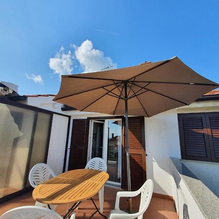 Apartment With Terace And Sea View Marica Krk Town Exterior photo
